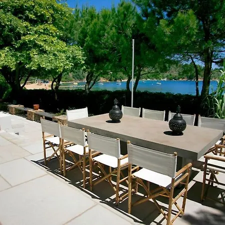 بيت للعطل Beachfront Villa, Sun And Sea Kanapitsa (Skiathos)