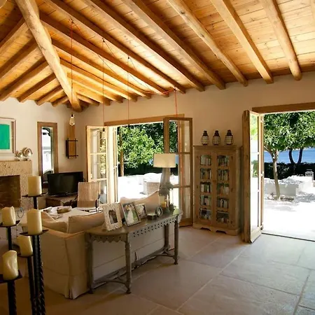 Holiday home Beachfront Villa, Sun And Sea